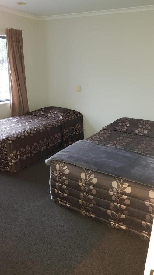 Tudor Lodge Motel Hawera Kültér fotó