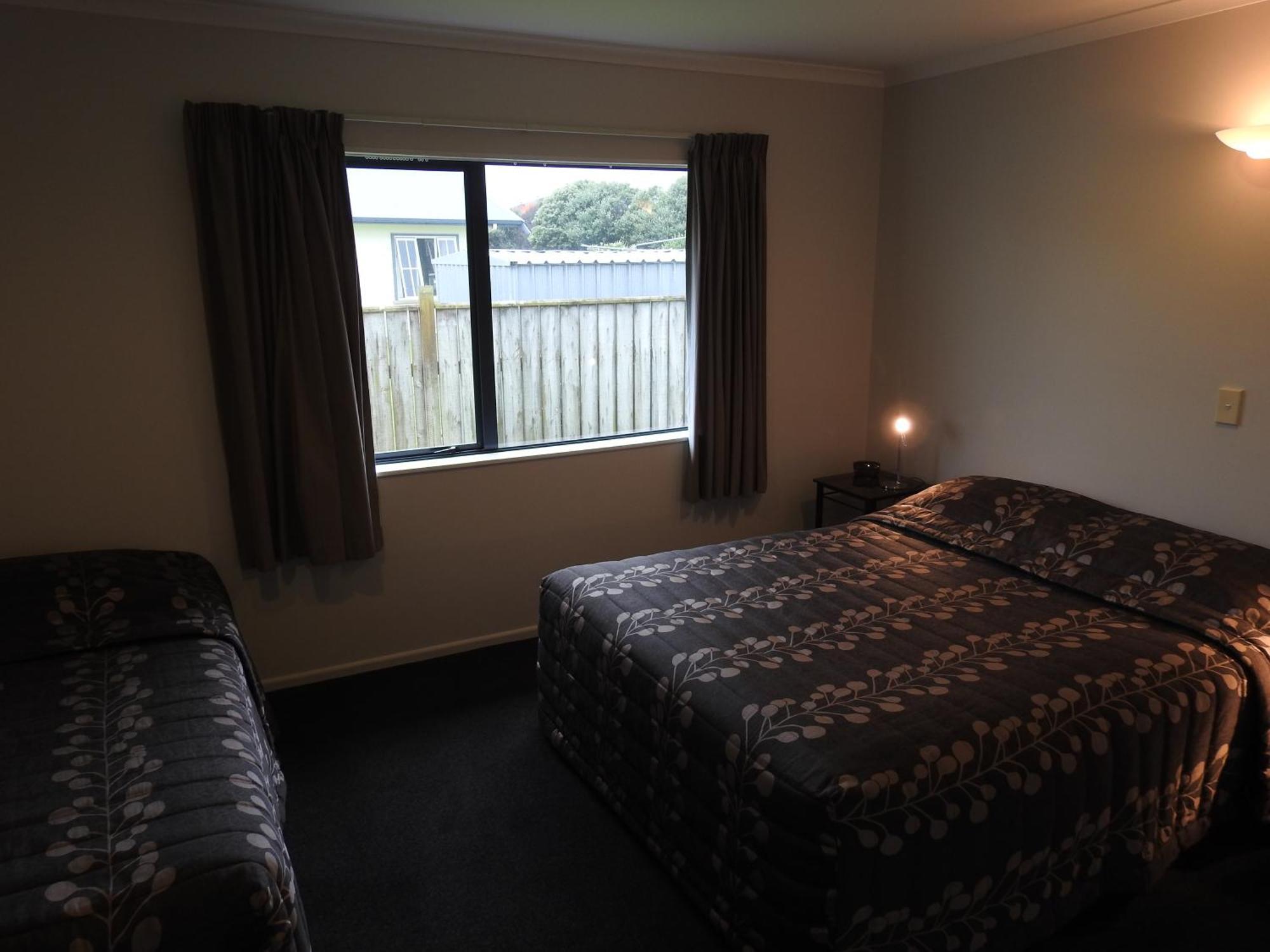 Tudor Lodge Motel Hawera Kültér fotó