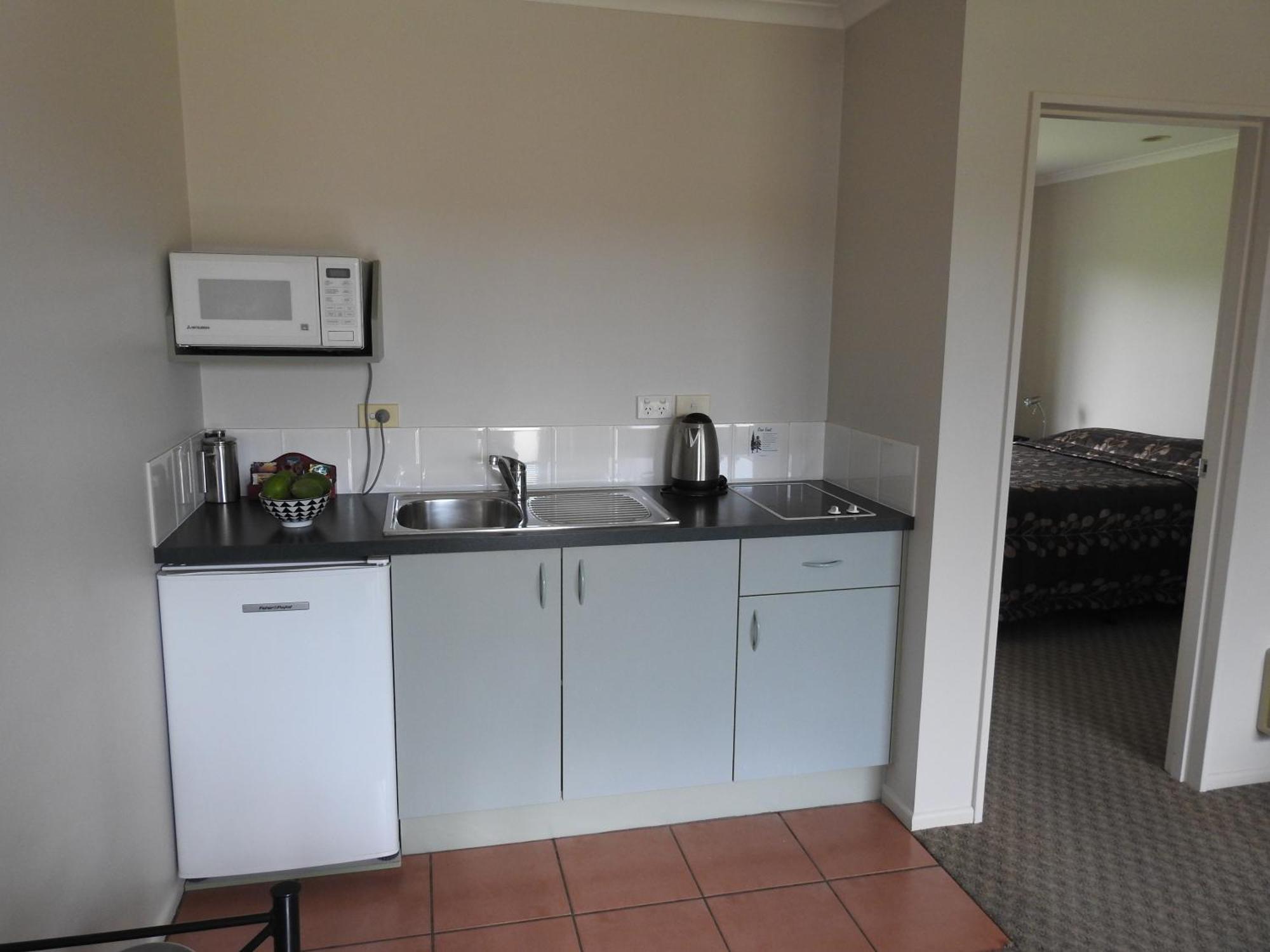 Tudor Lodge Motel Hawera Kültér fotó