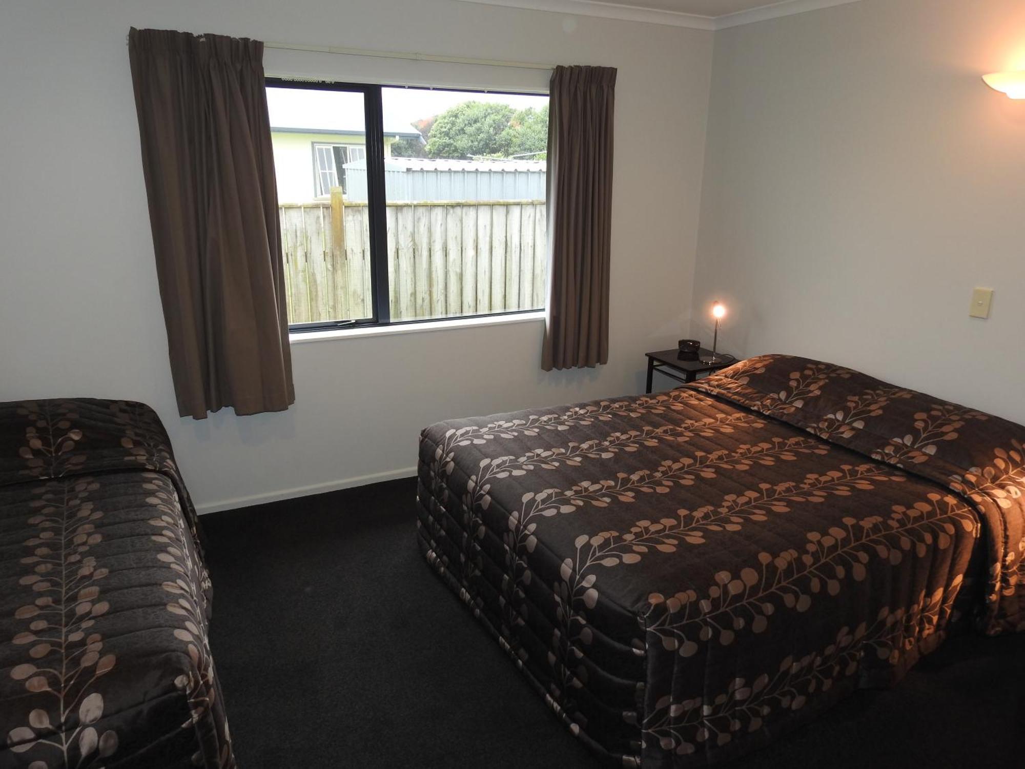 Tudor Lodge Motel Hawera Kültér fotó
