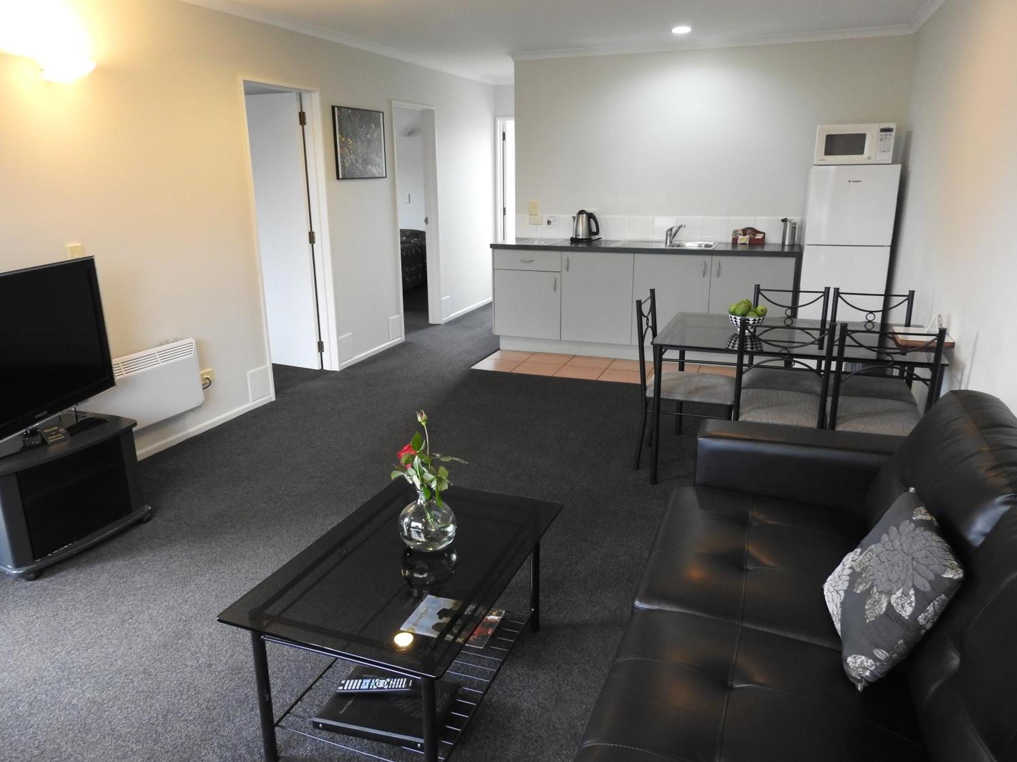 Tudor Lodge Motel Hawera Kültér fotó